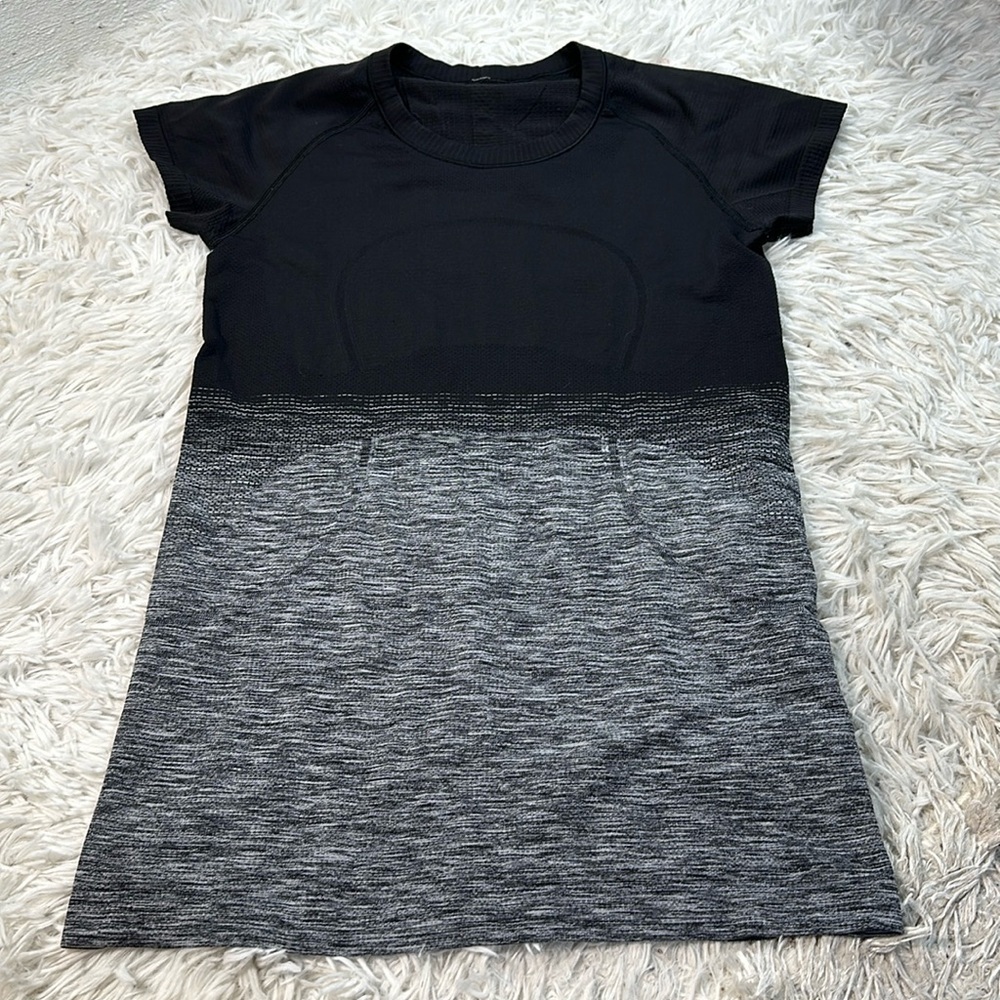 Lululemon Swiftly Tech Short Sleeve Scoop Fade White Black